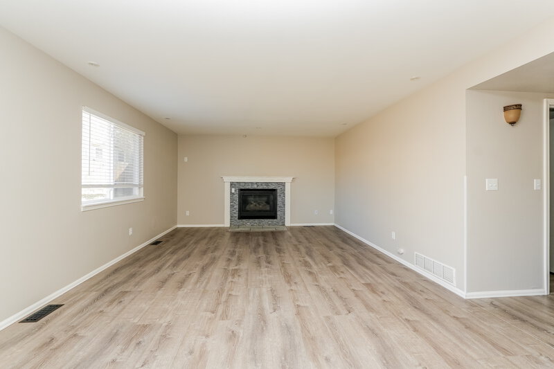 2,945/Mo, 6556 Peak Vista Cir Colorado Springs, CO 80918 Living Room View 2