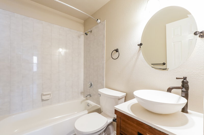 2,945/Mo, 6556 Peak Vista Cir Colorado Springs, CO 80918 Bathroom View