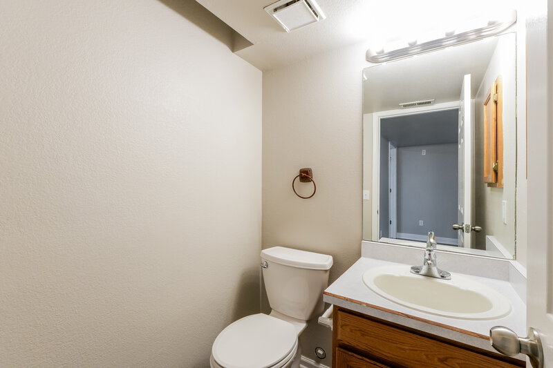 2,945/Mo, 6556 Peak Vista Cir Colorado Springs, CO 80918 Bathroom View 2