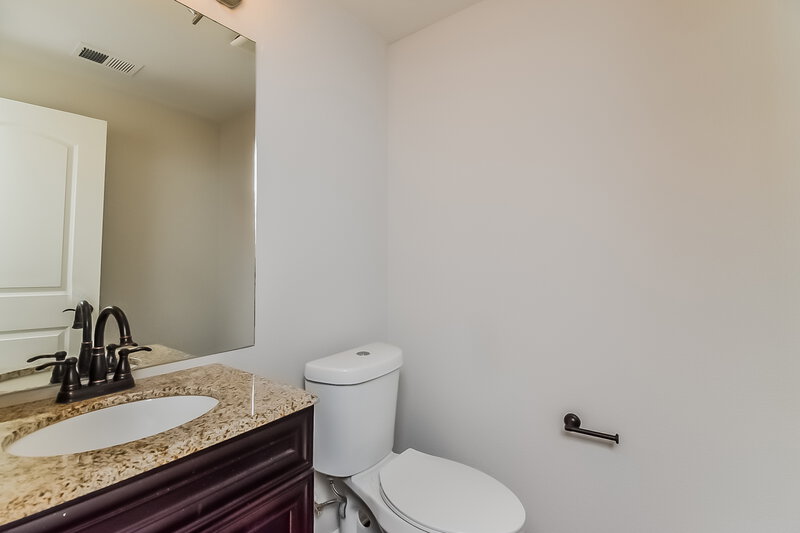 2,535/Mo, 6334 San Mateo Dr Colorado Springs, CO 80911 Bathroom View