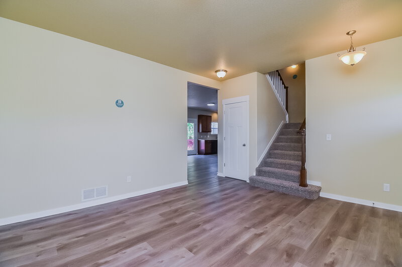 2,290/Mo, 10430 Abrams Dr Colorado Springs, CO 80925 Sitting Room View 2