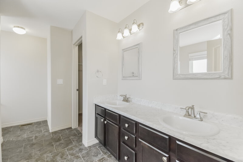 2,265/Mo, 10118 Declaration Dr Colorado Springs, CO 80925 Main Bathroom View