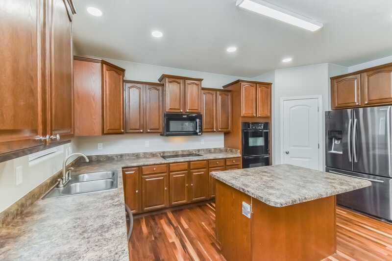 2,795/Mo, 7306 Running Deer Way Colorado Springs, CO 80922 Kitchen View 2