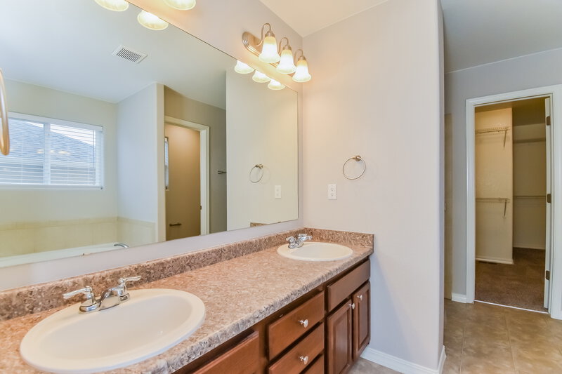 2,795/Mo, 7306 Running Deer Way Colorado Springs, CO 80922 Main Bathroom View 2