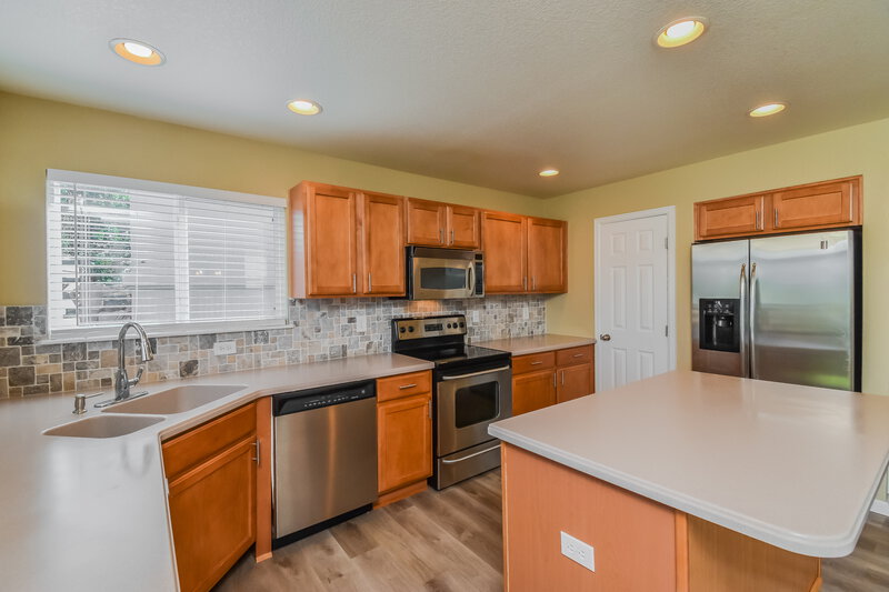 2,655/Mo, 7232 Withers Pl Colorado Springs, CO 80922 Kitchen View 2