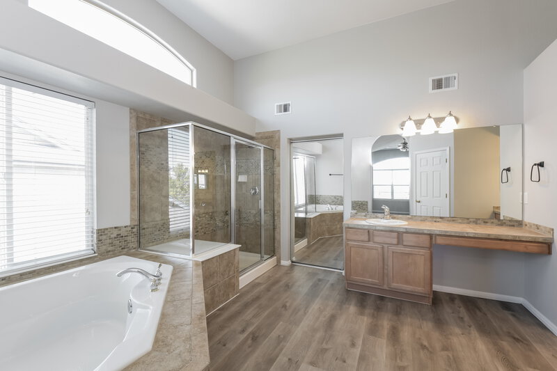 3,290/Mo, 12973 Locust St Thornton, CO 80602 Main Bathroom View