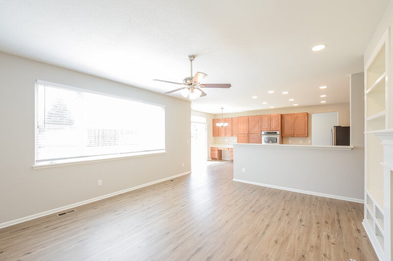 3,545/Mo, 2444 E 139th Pl Thornton, CO 80602 Living Room View 2