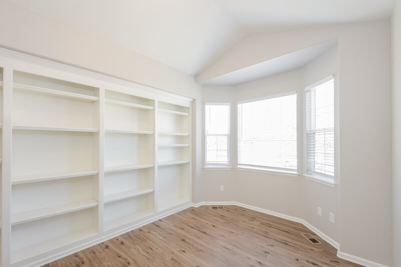 3,545/Mo, 2444 E 139th Pl Thornton, CO 80602 Office View