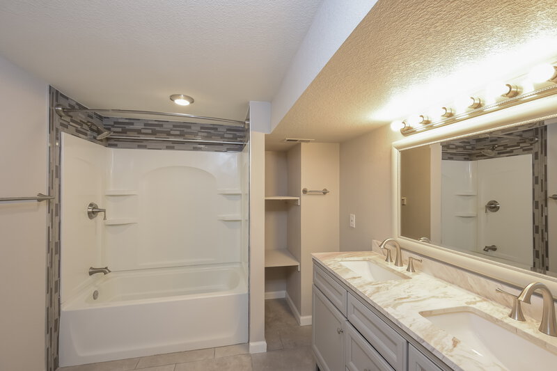 3,795/Mo, 6945 W 83rd Ave Arvada, CO 80003 Main Bathroom View