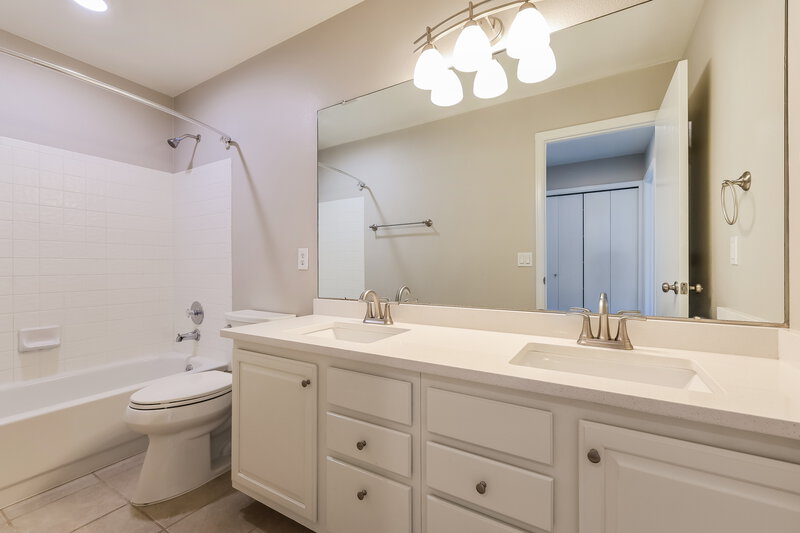 3,385/Mo, 19074 E Prentice Cir Centennial, CO 80015 Bathroom View