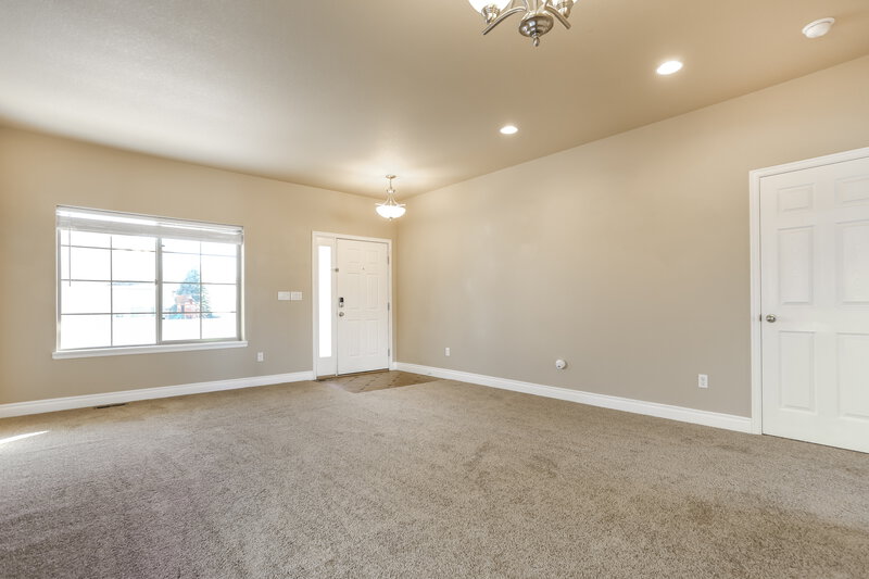 4,105/Mo, 1641 E 167th Ave Thornton, CO 80602 Living Room View