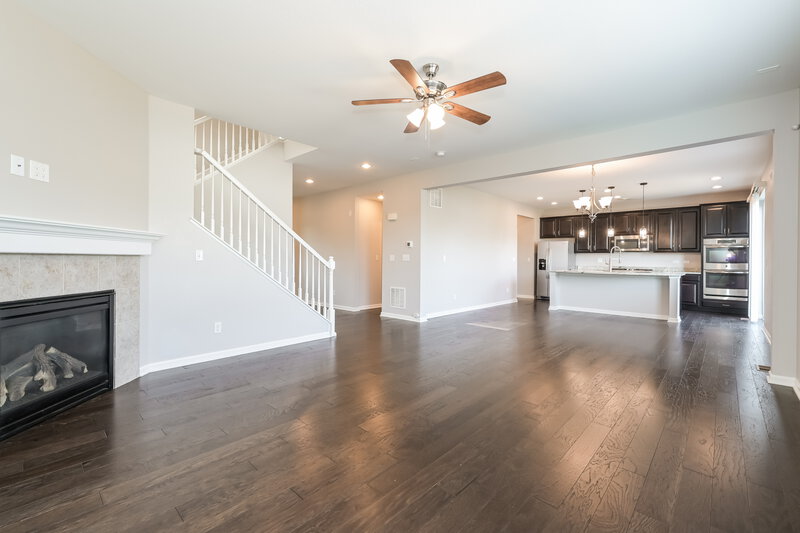 3,205/Mo, 7649 Blue Water Dr Castle Rock, CO 80108 Living Room View 2