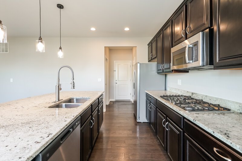 3,205/Mo, 7649 Blue Water Dr Castle Rock, CO 80108 Kitchen View 2