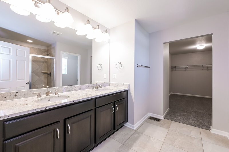 3,205/Mo, 7649 Blue Water Dr Castle Rock, CO 80108 Main Bathroom View