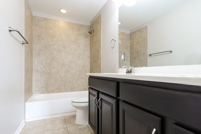 4,810/Mo, 7649 Blue Water Dr Castle Rock, CO 80108 Bathroom View