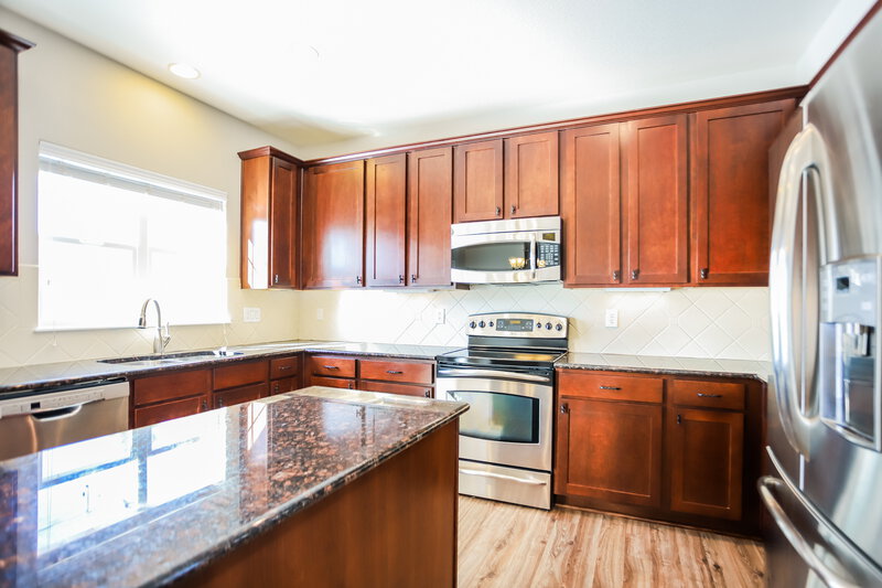 2,950/Mo, 7149 S Little River Ct Aurora, CO 80016 Kitchen View