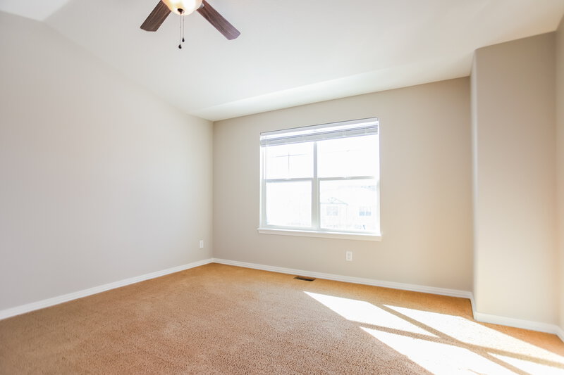 2,950/Mo, 7149 S Little River Ct Aurora, CO 80016 Main Bedroom View 2