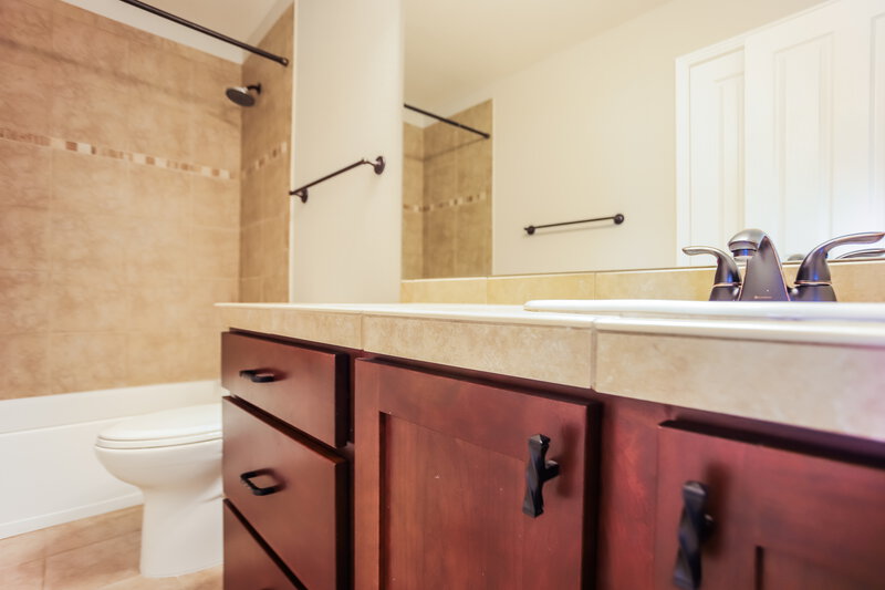 2,950/Mo, 7149 S Little River Ct Aurora, CO 80016 Bathroom View