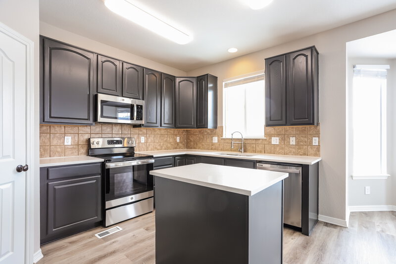 3,310/Mo, 12571 Kearney Cir Thornton, CO 80602 Kitchen View 2