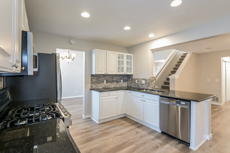 3,115/Mo, 11224 Jordan Ct Parker, CO 80134 Kitchen View 2