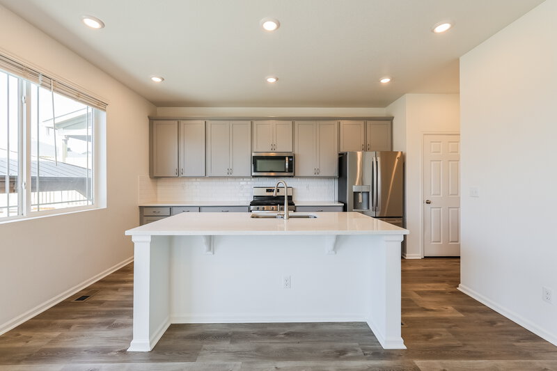 3,470/Mo, 9259 Rifle St Commerce City, CO 80022 Kitchen View