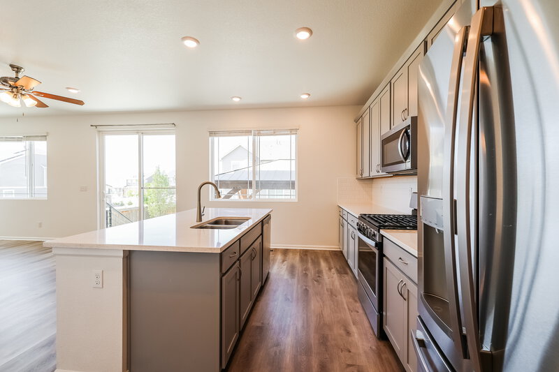 3,470/Mo, 9259 Rifle St Commerce City, CO 80022 Kitchen View 2