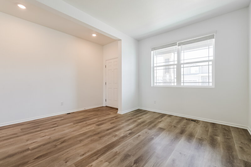 3,470/Mo, 9259 Rifle St Commerce City, CO 80022 Sitting Room View