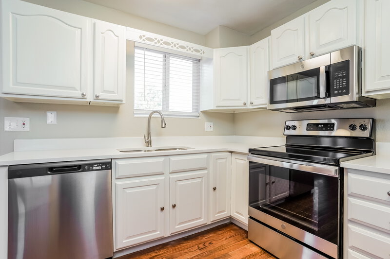 2,360/Mo, 1038 Nolte Dr W Colorado Springs, CO 80916 Kitchen View
