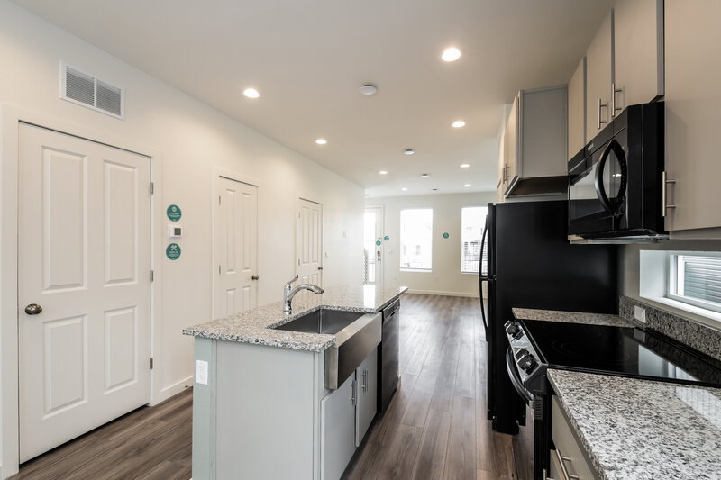 2,375/Mo, 18608 E. 47th Place Denver, CO 80249 Kitchen View 2