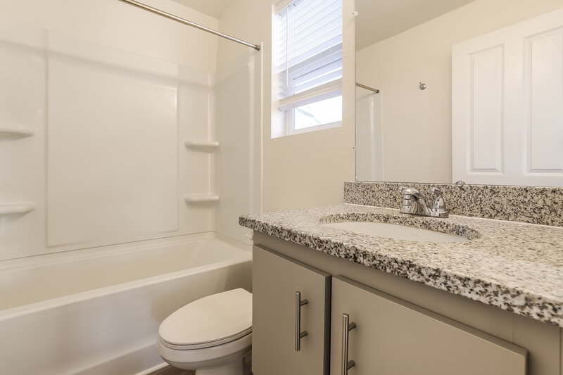 2,240/Mo, 4735 N. Tower Drive Denver, CO 80249 Bathroom View