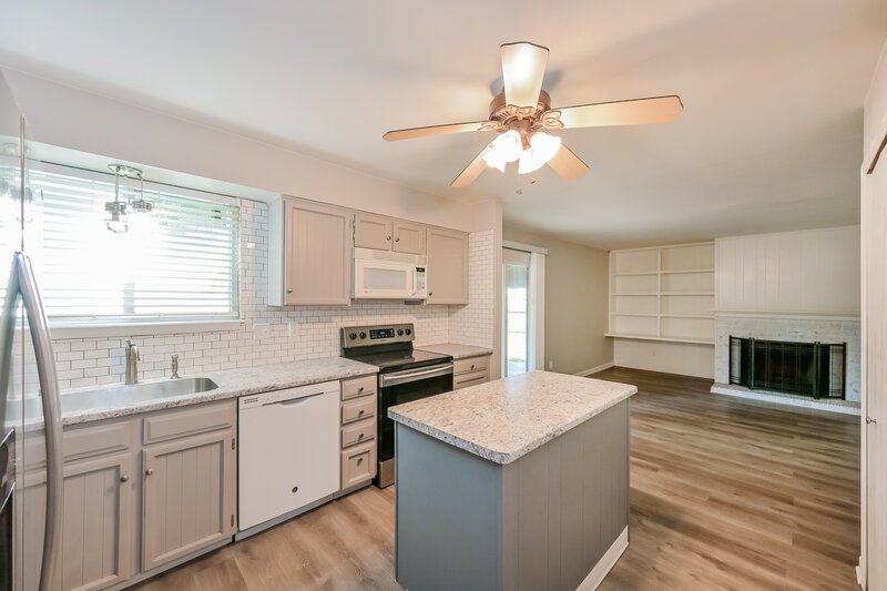 2,655/Mo, 645 S Joplin St Aurora, CO 80017 Kitchen View