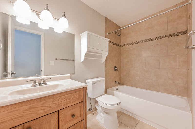 2,655/Mo, 645 S Joplin St Aurora, CO 80017 Bathroom View