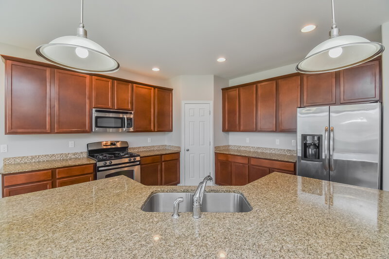 2,555/Mo, 6670 Alliance Loop Colorado Springs, CO 80925 Kitchen View 2