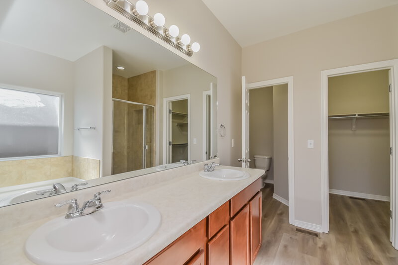 2,555/Mo, 6670 Alliance Loop Colorado Springs, CO 80925 Main Bathroom View