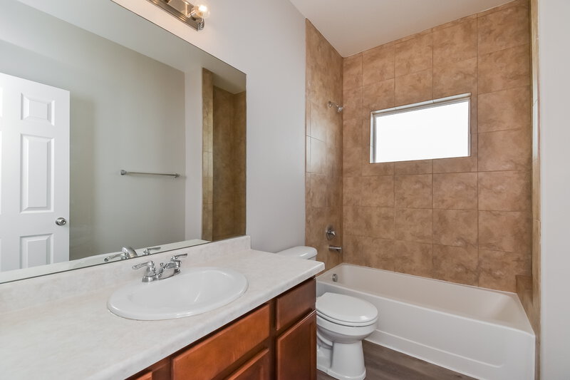 2,555/Mo, 6670 Alliance Loop Colorado Springs, CO 80925 Bathroom View 2