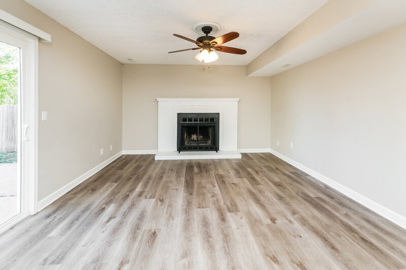 1,975/Mo, 3165 Post Oak Dr Colorado Springs, CO 80916 Living Room View