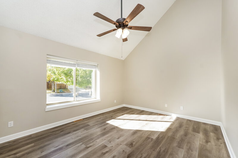 1,975/Mo, 3165 Post Oak Dr Colorado Springs, CO 80916 Living Room View 2