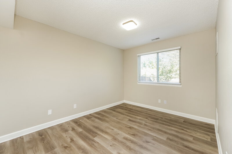 1,975/Mo, 3165 Post Oak Dr Colorado Springs, CO 80916 Office View