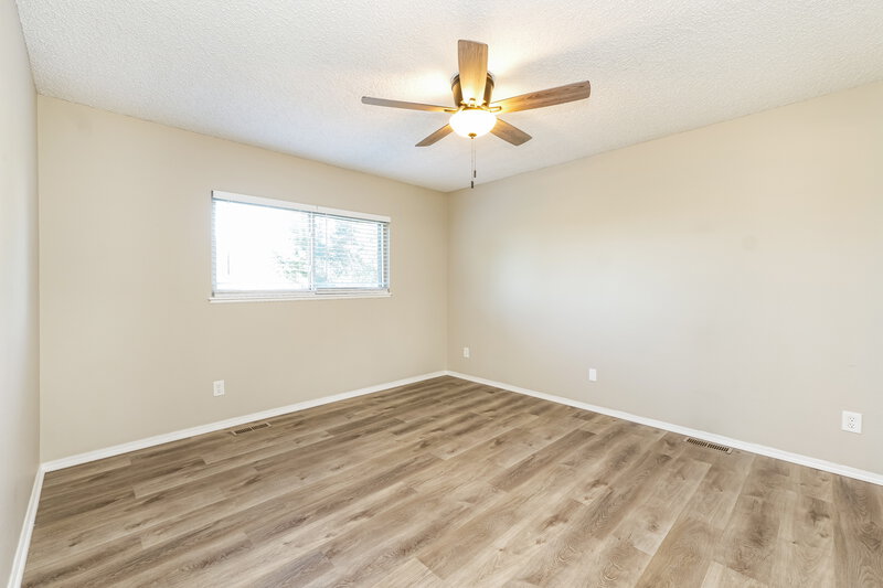 1,975/Mo, 3165 Post Oak Dr Colorado Springs, CO 80916 Main Bedroom View