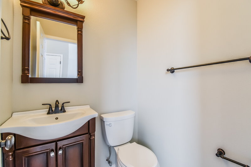 2,210/Mo, 5292 Mountain Air Cir Colorado Springs, CO 80916 Bathroom View 2