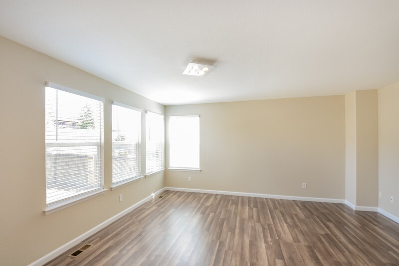 3,390/Mo, 1158 Lark Ln Brighton, CO 80601 Living Room View 2