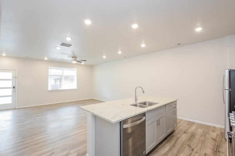 2,795/Mo, 13971 Vispo Way Broomfield, CO 80020 Kitchen View 2