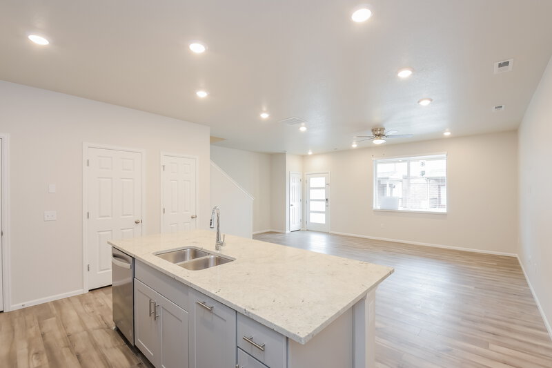 2,795/Mo, 13971 Vispo Way Broomfield, CO 80020 Living Room View 2