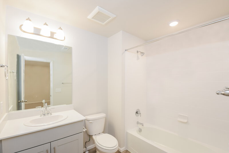 2,795/Mo, 13971 Vispo Way Broomfield, CO 80020 Bathroom View