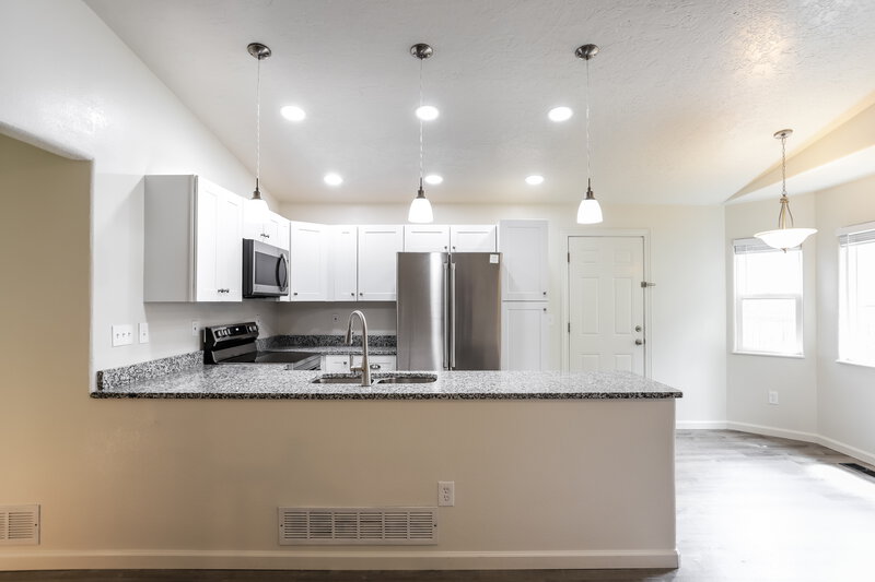 2,825/Mo, 8480 S Upham Way Littleton, CO 80128 Kitchen View 2