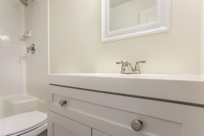 2,825/Mo, 8480 S Upham Way Littleton, CO 80128 Main Bathroom View