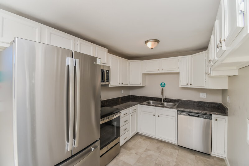 2,025/Mo, 660 Calle Entrada Fountain, CO 80817 Kitchen View