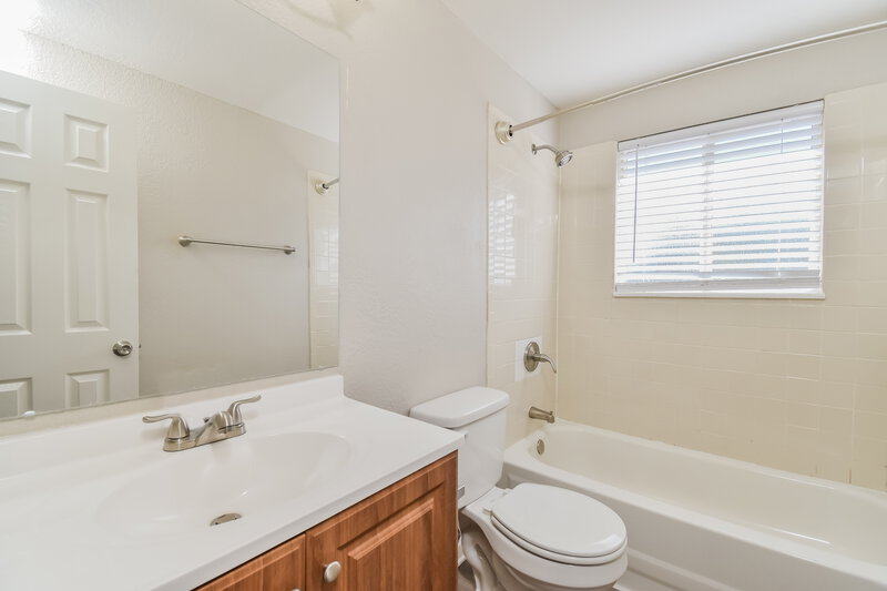 2,025/Mo, 660 Calle Entrada Fountain, CO 80817 Bathroom View