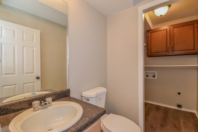 2,530/Mo, 933 Daffodil St Fountain, CO 80817 Bathroom View 2