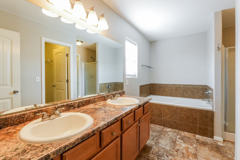 2,345/Mo, 9735 Desert Lily Cir Colorado Springs, CO 80925 Main Bathroom View